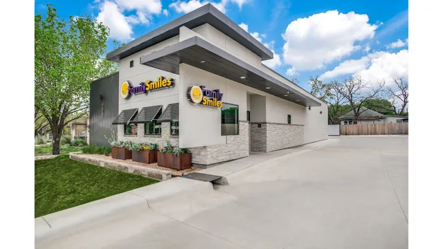 Family Smiles of Lockhart