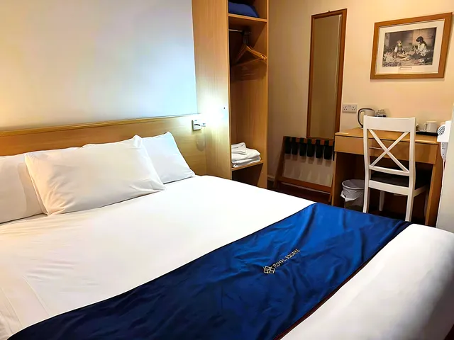 Royal Square Hotel - Birmingham Airport & NEC