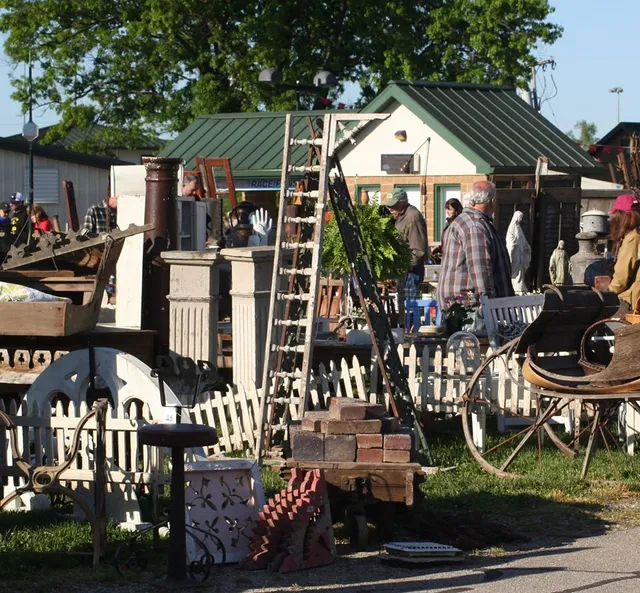 Tri State Antique Market