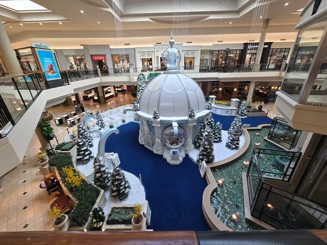 Wellington Green Mall