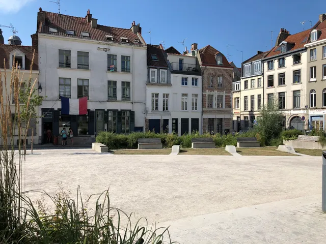 Little Plaza apartment