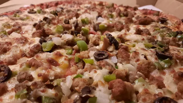 BRUENDER'S CORNER MART