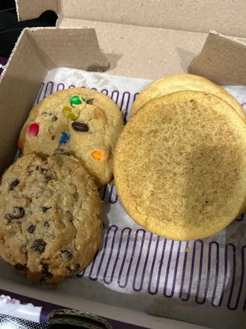 Insomnia Cookies