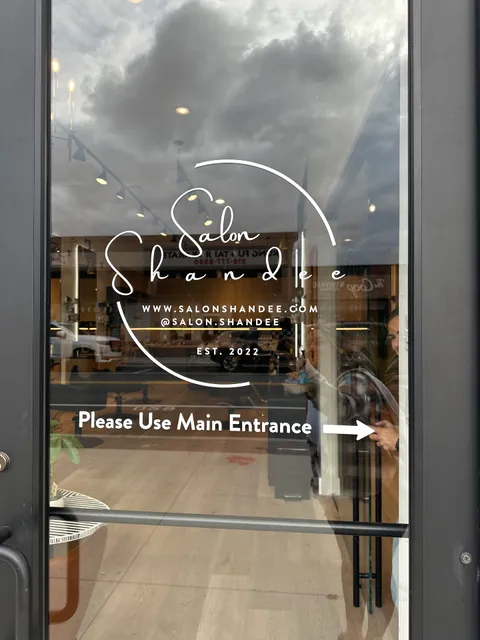Salon Shandee