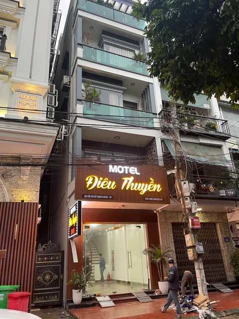 Khách sạn Điêu Thuyền (có gái)