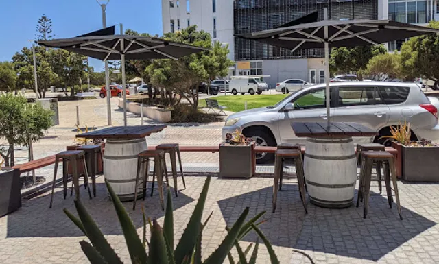 MRKT SPACE - Leighton Beach