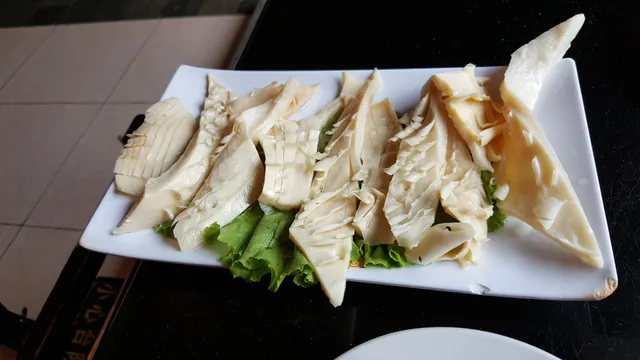 Chongqing Yisheng Yuan Hot Pot