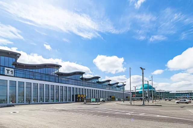 CAPS LOCK Airport Hotel