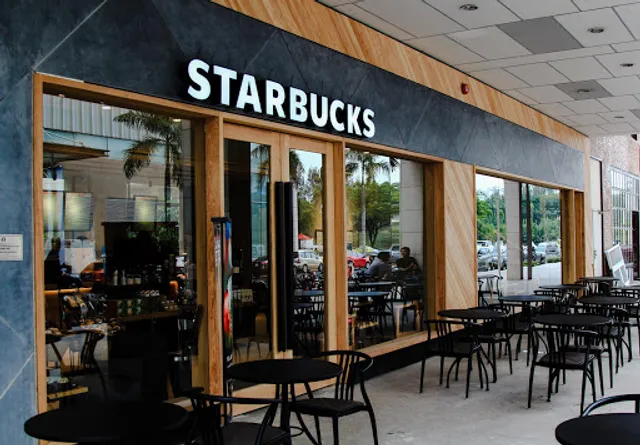 Starbucks mPlaza Saigon