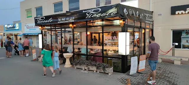 Piccolo Restaurant & Bar