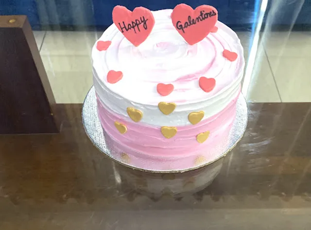 Pat a cake by shikha - Cake shop, engagement cakes, Customised Cakes, theme cakes, wedding cakes, birthday cakes ( eggless)