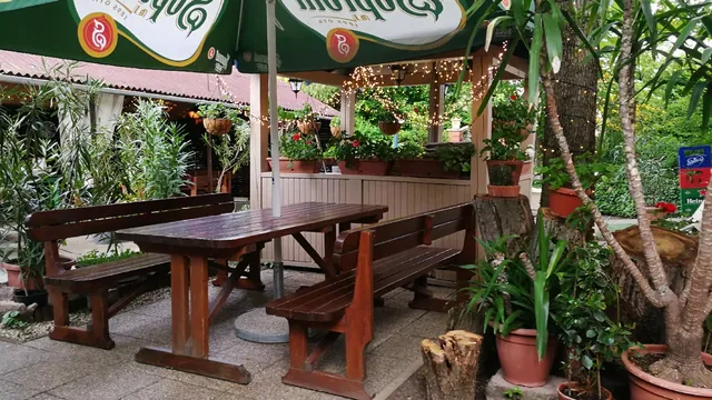 Erzsébet Sörkert Gödöllő Restaurant