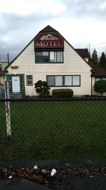 Glacier Motel