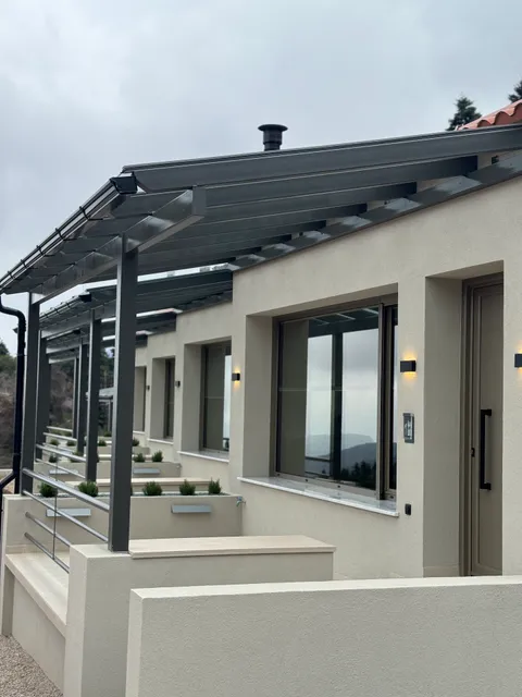 1050 Mountain Living