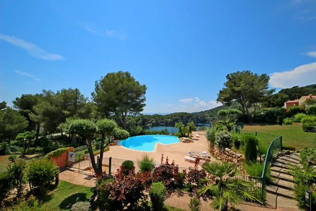une Terrasse sur l'Estérel