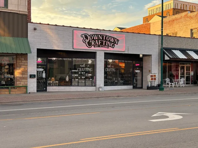 Downtown Crafting DIY Studio