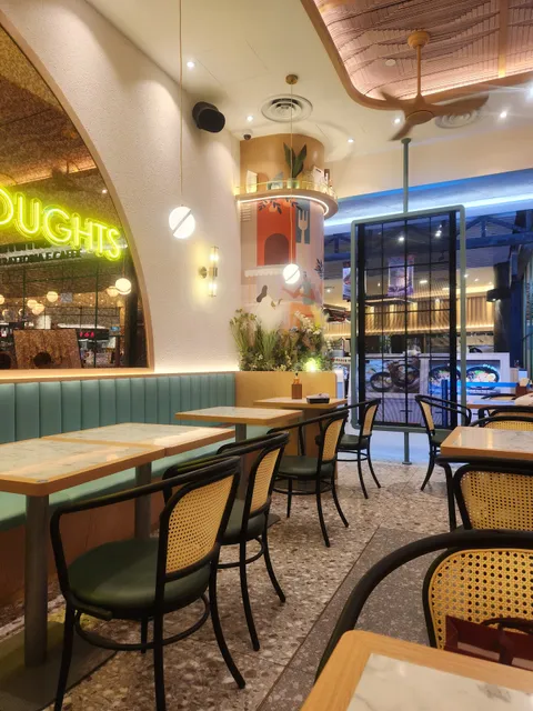 Mamma Mia Trattoria E Caffè (Waterway Point)