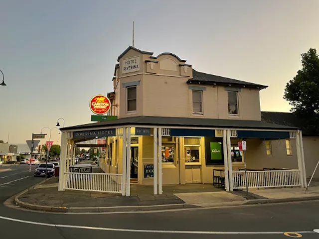 Riverina Hotel