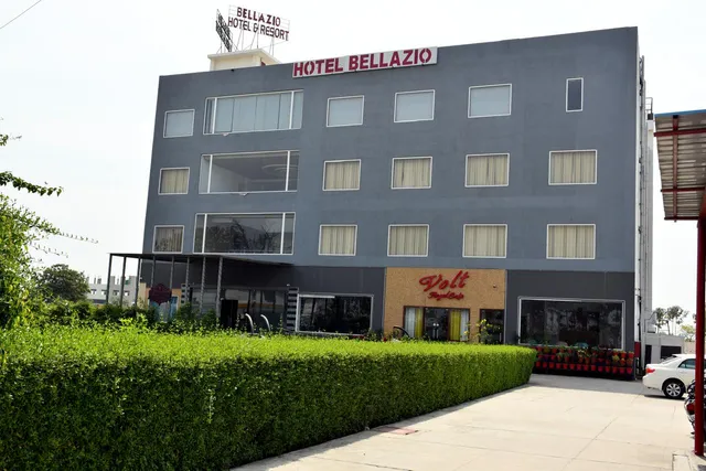 Bellazio Suites (Volt Royal Cafe & Family Restaurant) Hotel & Resort in Bareilly