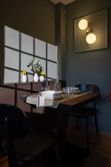 La Tavola - Restaurant & Café