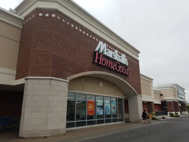 Marshalls & HomeGoods