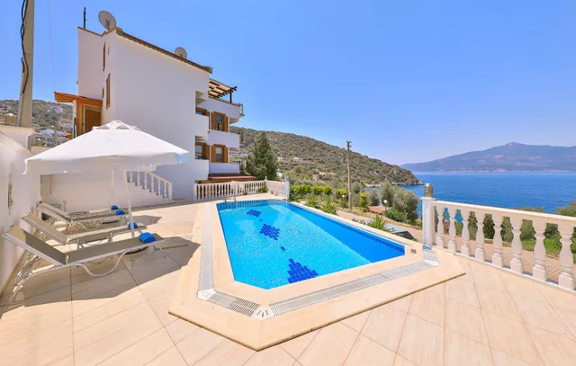 Kuluhana Hotel & Villas