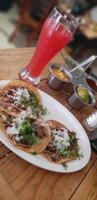 Restautante y Antojería Tacos del 57