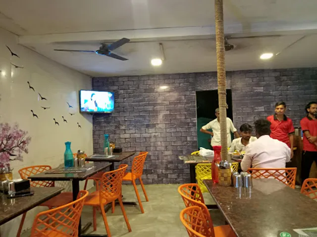 Golden Chinese And Indian Restaurant