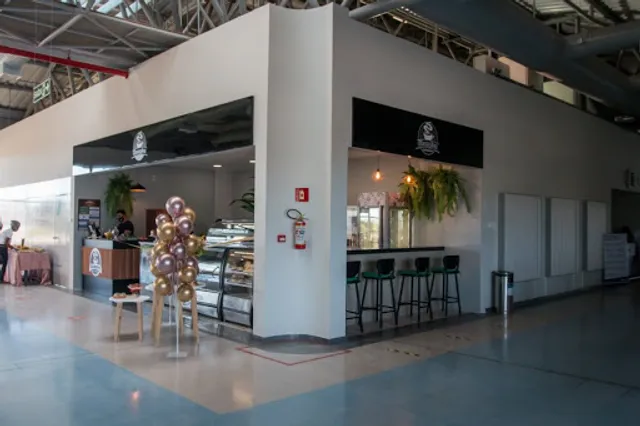 Champion - (Café & Bistrô)