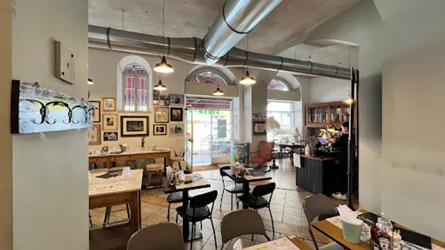 Hamerica's isola via Borsieri