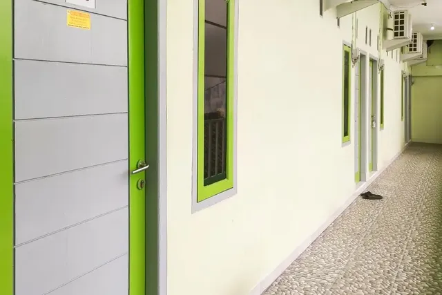 RedDoorz Syariah @ Shakira Alesha Enggal