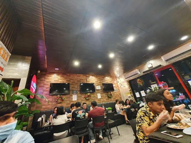 GOOD WINGS THE PREMIER