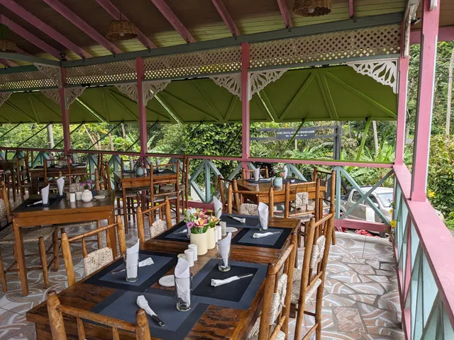 Country Breeze Creole Restaurant & Bar