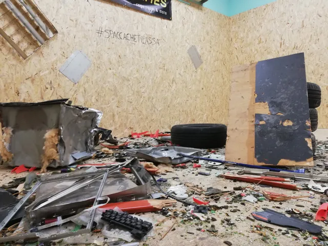 Torino Anger Games - Rage Room Torino, Team Building e Addii al Nubilato