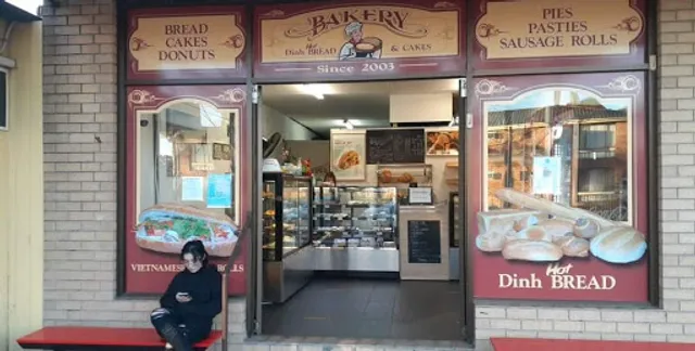 Dinh Hot Bread & Cake Shop