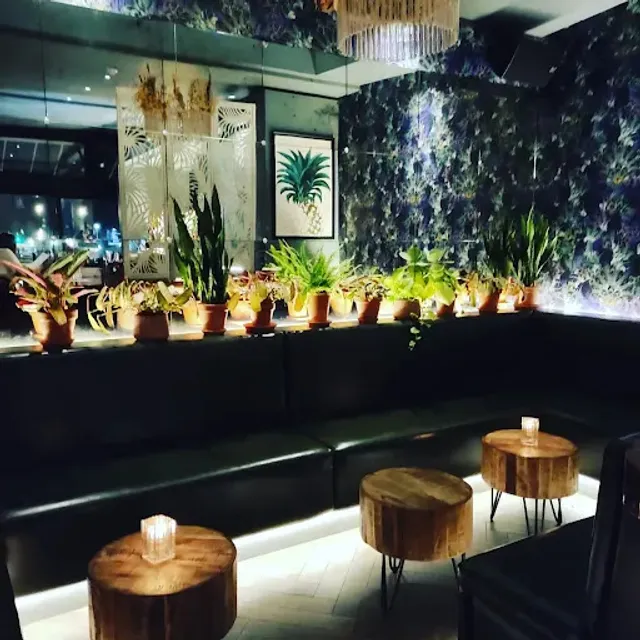 Red Grill House and Cocktail Bar