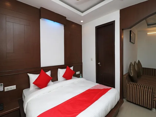 OYO Flagship New Hotel Rajwada Near Leisure Valley Park