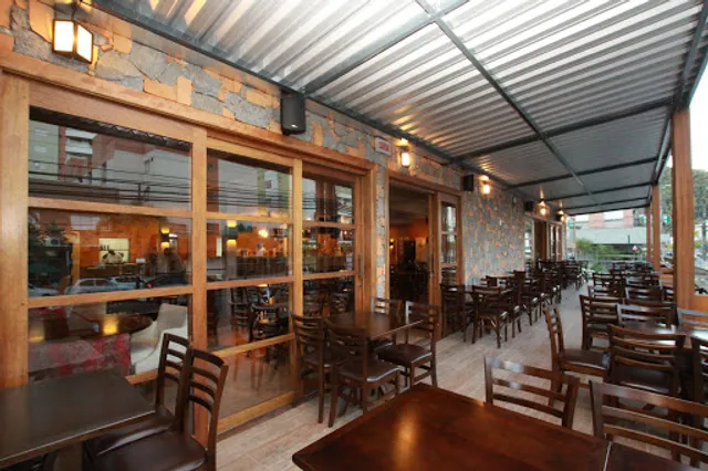 Casa Feijuca Restaurante e Pizzaria