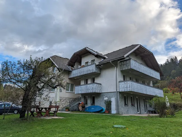 Apartments & Rooms Sebanc by Lake