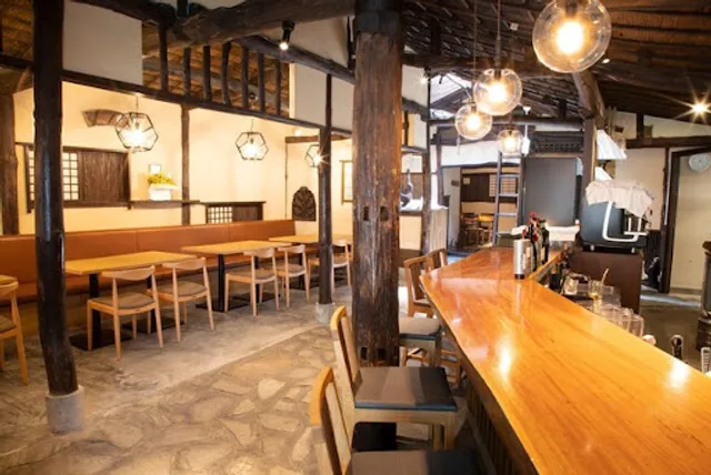 LaVASARA CAFE&GRILL