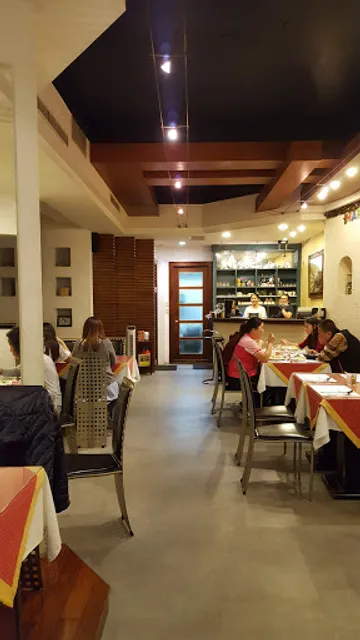 Ma Ma Mi Ya Restaurant