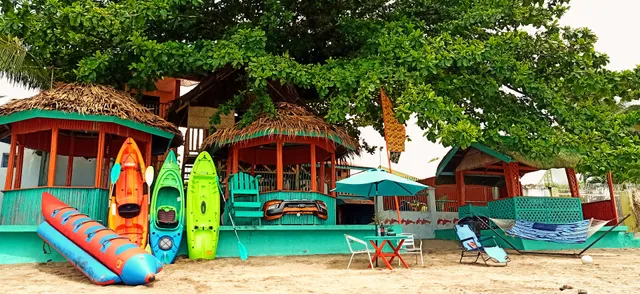 SmallFry's Beach Resort