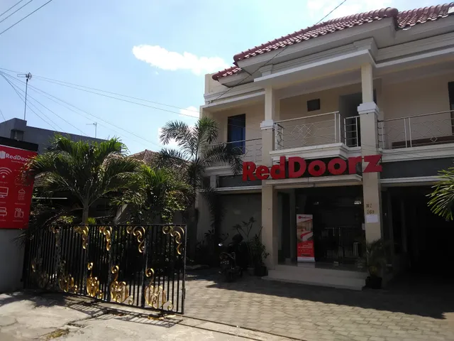 Penginapan Kostel Arya Putri