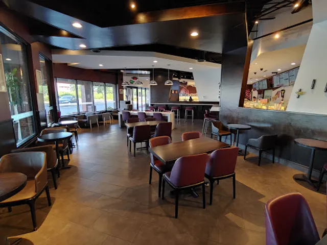 Sweet Hut Bakery & Cafe