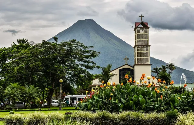 Hotel FAS & OFF -Site Thermal Resort - La Fortuna , Arenal Volcano