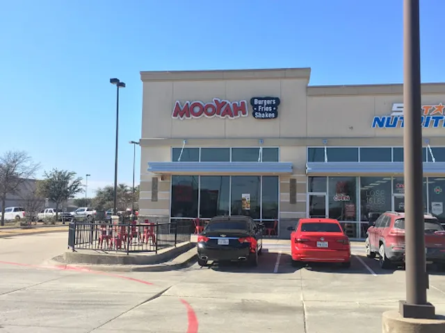 MOOYAH Burgers, Fries & Shakes