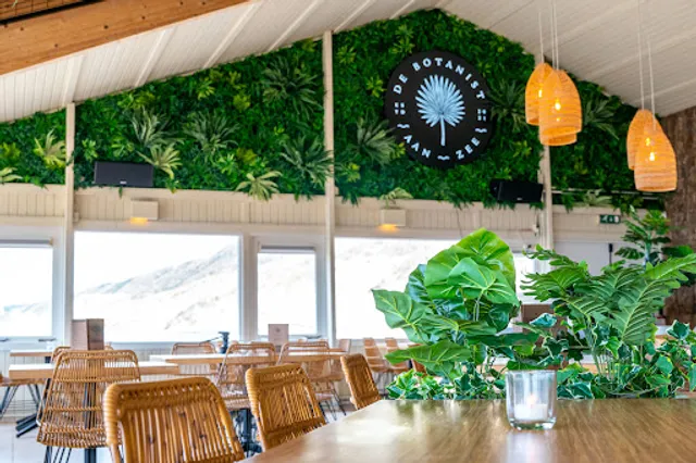 Strandpaviljoen De Botanist aan Zee