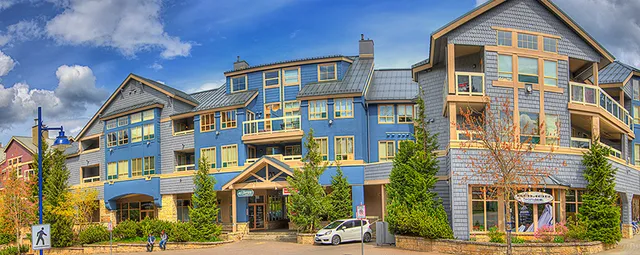 Tyndall Stone Lodge by Whiski Jack