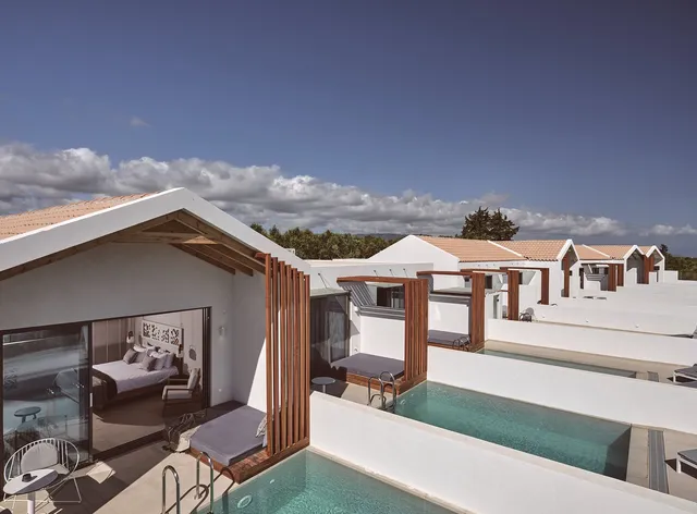 ST.JOHN DELUXE SUITES