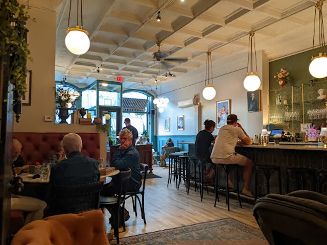 Stone's Throw Pizza & Wine